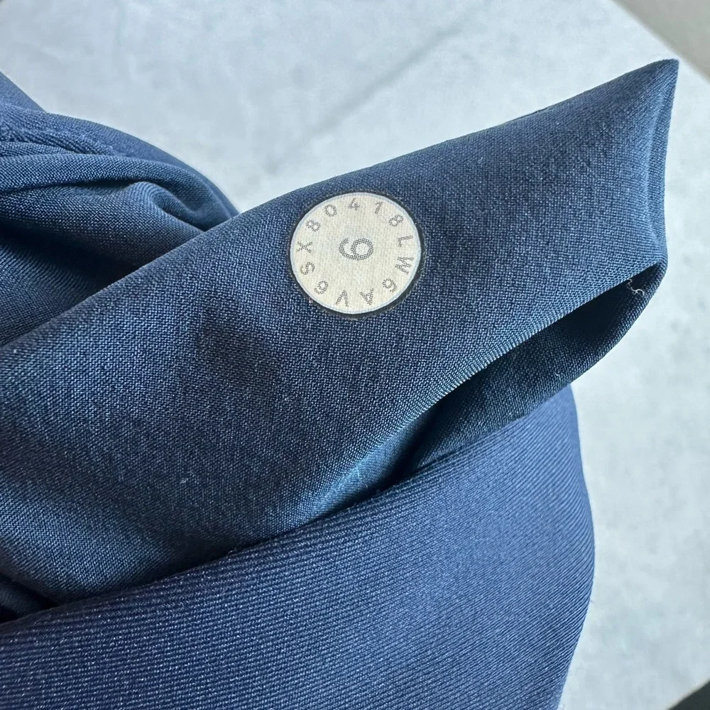 Lululemon On The Fly Crop True Navy Size 6